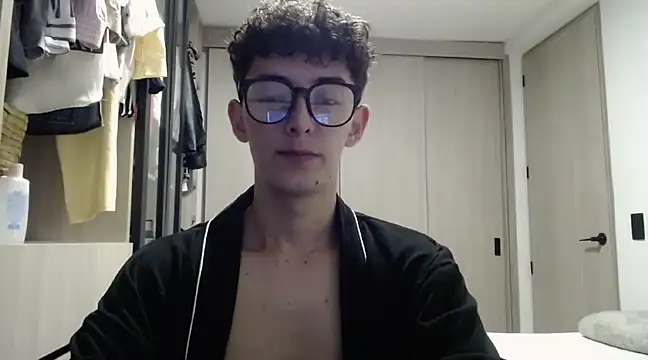 miketwink online show from March 23, 2025, 3:10 am