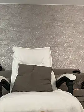 LillySquirtShot online show from April 20, 2026, 11:17 pm