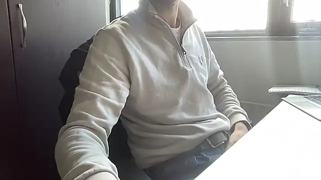 bullyboyy online show from February 26, 2025, 2:14 pm