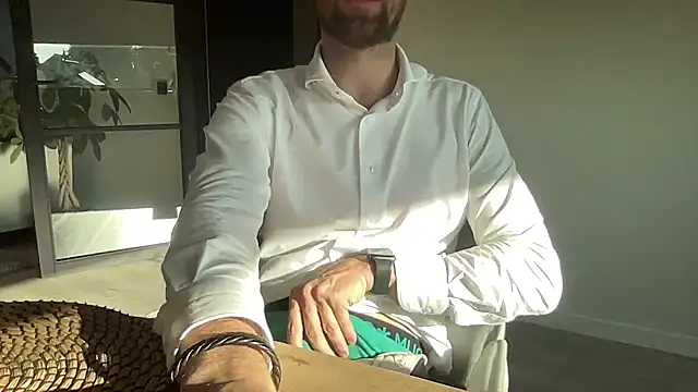 bullyboyy online show from September 10, 2025, 3:56 pm