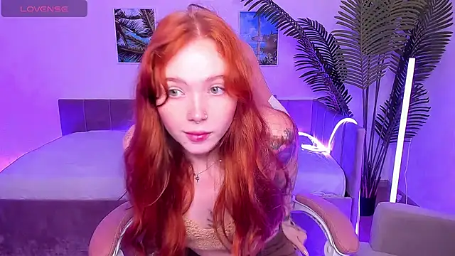 Maya Light online show from September 27, 2025, 1:43 am