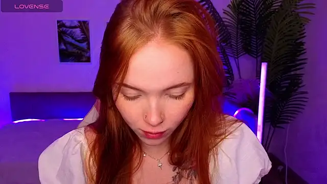 Maya Light online show from October 15, 2025, 2:01 am