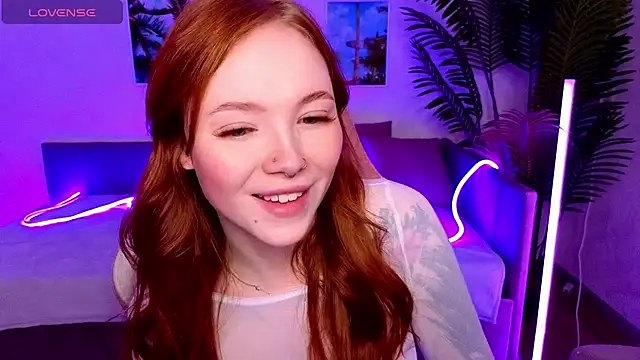 Maya Light online show from October 22, 2025, 1:39 am