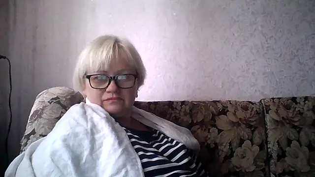 Mayya4321 online show from April 3, 2026, 7:50 am