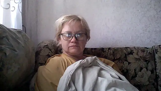Mayya4321 online show from May 17, 2026, 7:28 am
