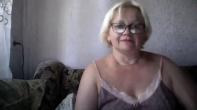 Mayya4321 online show from June 5, 2026, 8:42 am