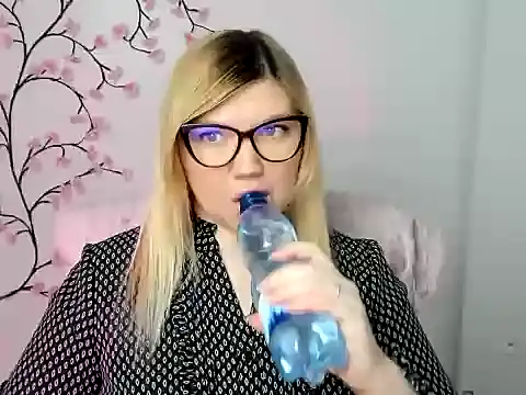 Lola moree online show from December 17, 2025, 12:55 pm