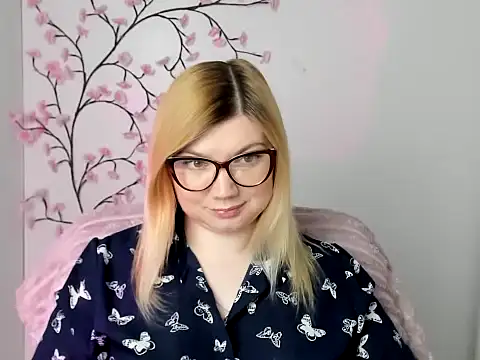 Snapshot of Lola_moree chatting on May 13, 2026, 11:51 am Lola moree online show from May 13, 2026, 11:51 am