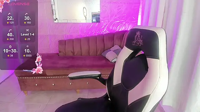 miss isabella m online show from September 15, 2025, 1:22 pm