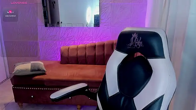 miss isabella m online show from February 3, 2026, 12:54 pm