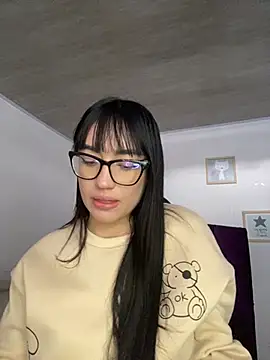 Melody rousse  online show from February 12, 2025, 8:07 pm