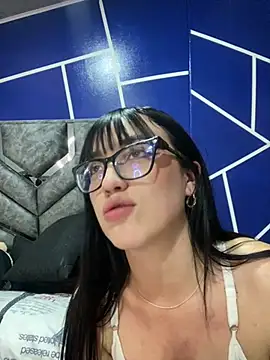 Melody rousse  online show from February 19, 2025, 1:51 am