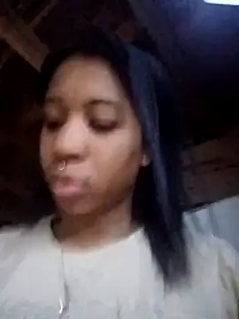 Snapshot of Zaira_Rose_ chatting on April 28, 2026, 12:20 am Zaira Rose online show from April 28, 2026, 12:20 am