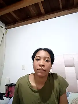 Snapshot of Zaira_Rose_ chatting on May 10, 2026, 3:33 am Zaira Rose online show from May 10, 2026, 3:33 am