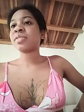 Snapshot of Zaira_Rose_ chatting on May 13, 2026, 12:35 pm Zaira Rose online show from May 13, 2026, 12:35 pm
