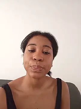 Snapshot of Zaira_Rose_ chatting on May 25, 2026, 4:46 pm Zaira Rose online show from May 25, 2026, 4:46 pm