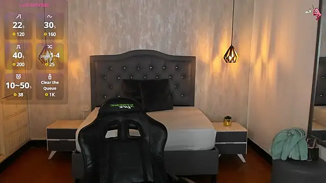 Hadley  online show from March 22, 2025, 3:20 am