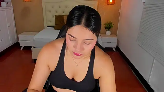 Snapshot of Hadley_ chatting on June 7, 2026, 1:21 am Hadley online show from June 7, 2026, 1:21 am
