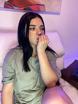 eileensophi online show from February 28, 2025, 6:10 am