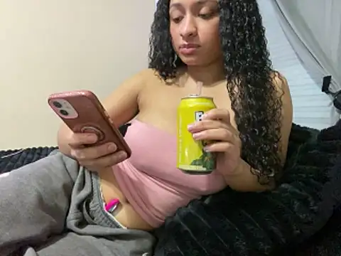 Snapshot of Cristinasunny chatting on May 22, 2026, 1:02 am Cristinasunny online show from May 22, 2026, 1:02 am