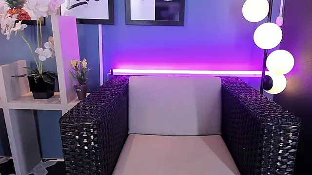 CandyLuxury   online show from February 10, 2025, 7:49 pm