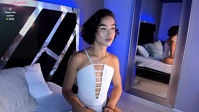 AliDiaz  online show from February 24, 2025, 7:19 pm