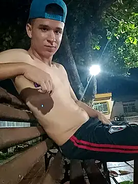 arevalo1124 online show from February 4, 2025, 4:48 am