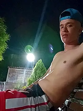 arevalo1124 online show from March 13, 2025, 5:11 am