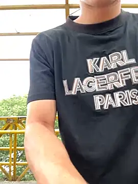 arevalo1124 online show from December 1, 2025, 8:47 pm