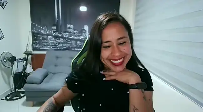 kamila lovee online show from February 17, 2025, 8:58 pm