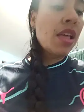 kamila lovee online show from March 19, 2025, 4:14 am