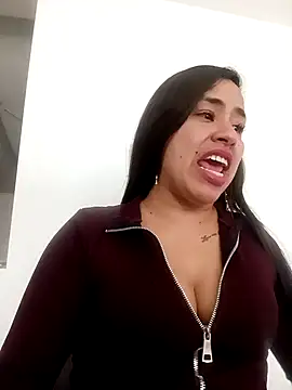 kamila lovee online show from September 22, 2025, 7:05 pm