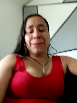 kamila lovee online show from October 23, 2025, 4:39 pm