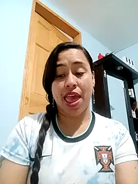 kamila lovee online show from November 3, 2025, 8:32 pm