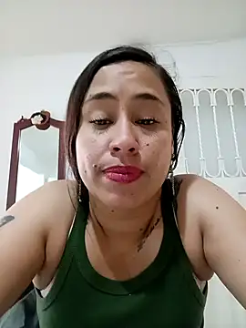 kamila lovee online show from November 13, 2025, 7:24 pm