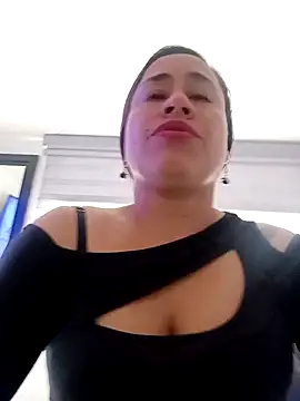 kamila lovee online show from November 20, 2025, 7:24 pm