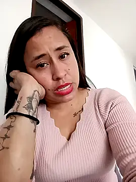 kamila lovee online show from December 1, 2025, 8:14 pm