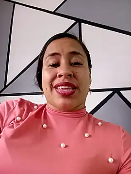 kamila lovee online show from December 3, 2025, 8:18 pm