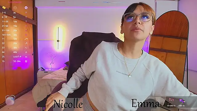  Emma11 online show from February 13, 2025, 10:43 pm