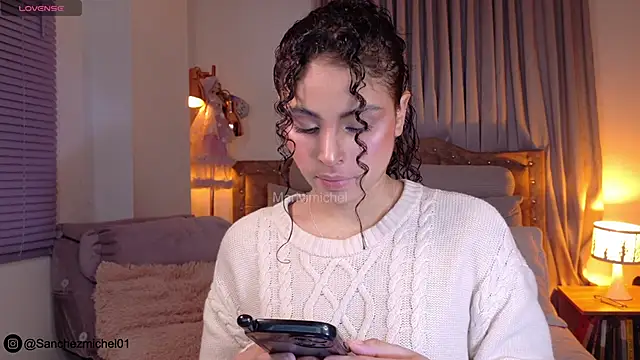 Marivimichel1 online show from November 17, 2025, 5:02 am