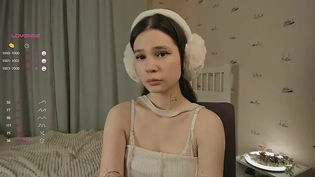 OdetteAven online show from February 1, 2025, 12:16 pm