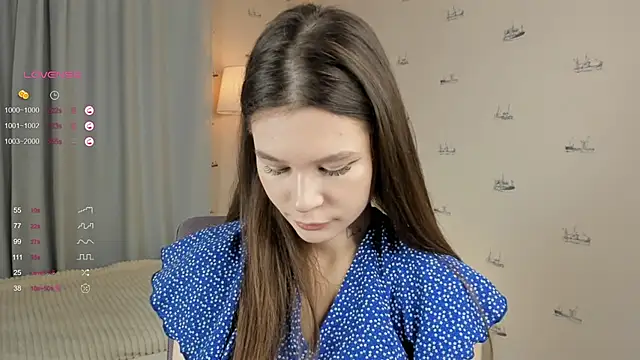 OdetteAven online show from February 11, 2025, 5:37 am