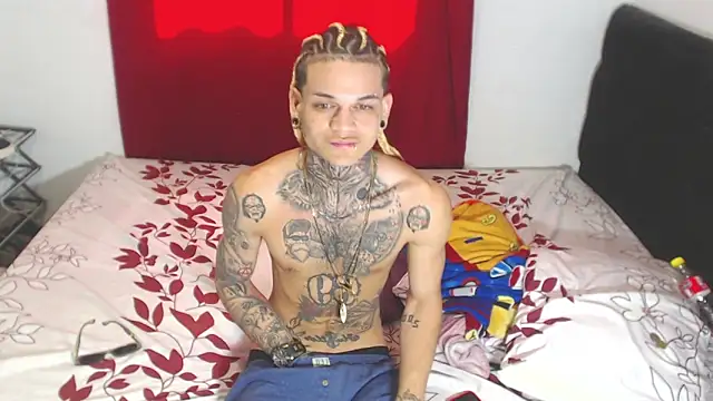 hot man05 online show from February 3, 2025, 6:17 pm