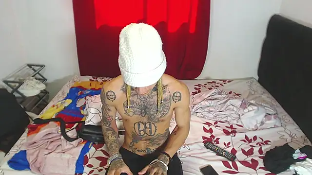 hot man05 online show from February 9, 2025, 7:09 pm