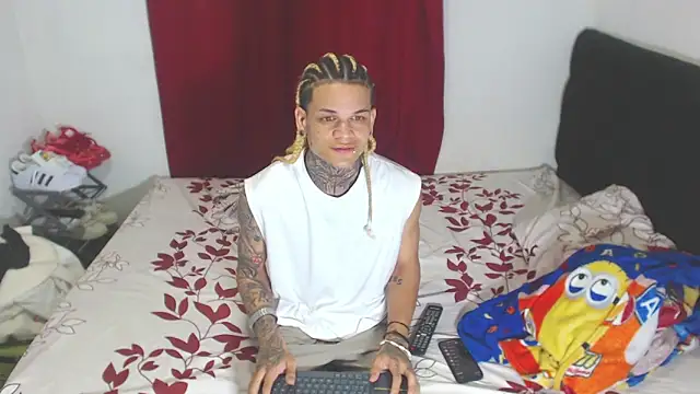 hot man05 online show from February 18, 2025, 11:30 pm