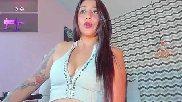 CALANTHELOVE1 online show from March 22, 2025, 11:31 pm