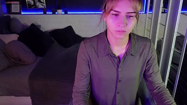 CharmBianca online show from February 22, 2025, 5:34 am