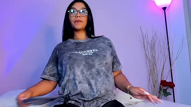 aleya bliss online show from February 17, 2025, 1:21 pm