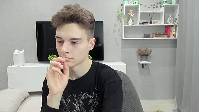 avegothy- online show from January 30, 2025, 11:44 am