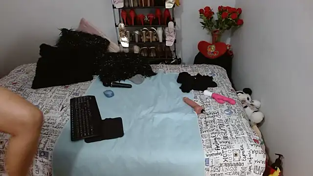 Snapshot of Lunasquirt1985 chatting on February 8, 2026, 2:09 pm Lunasquirt1985 online show from February 8, 2026, 2:09 pm